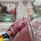 Le redécollage de plus de 10% des exportations de produits chimiques et pharmaceutiques, pour 11,35 milliards, a alimenté l'essentiel de l'accélération à la sortie. (KEYSTONE/Sandra Hildebrandt)